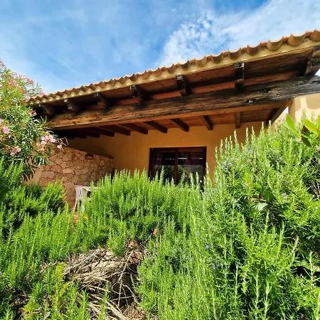 Holiday House Rosmarino Casa de Férias Costa Paradiso