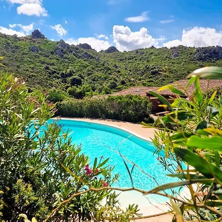 Holiday House Rosmarino Casa de Férias Costa Paradiso